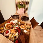 Sweet House Bed & Breakfast 4*