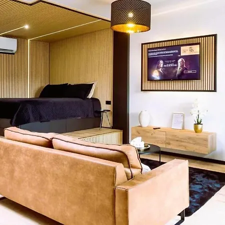 Sweet House Bed & Breakfast 4*
